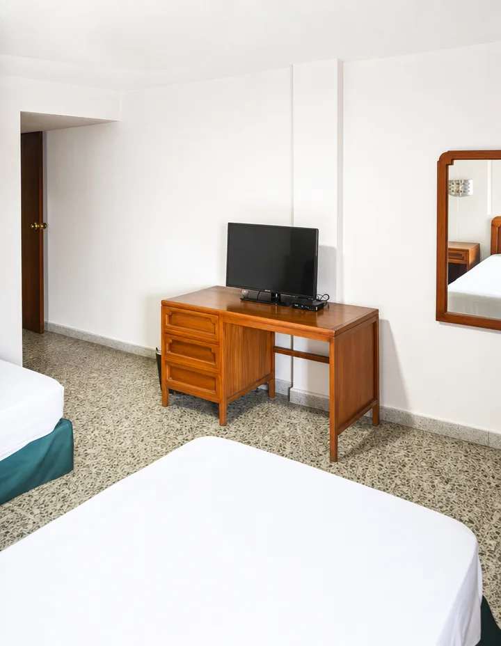 Habitación amplia del Hotel Barahona 72