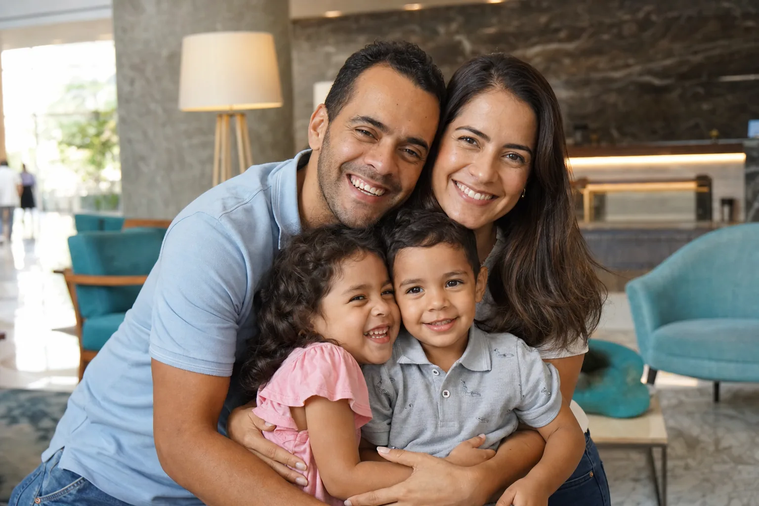 Familia disfrutando su estadía en el Hotel Barahona 72