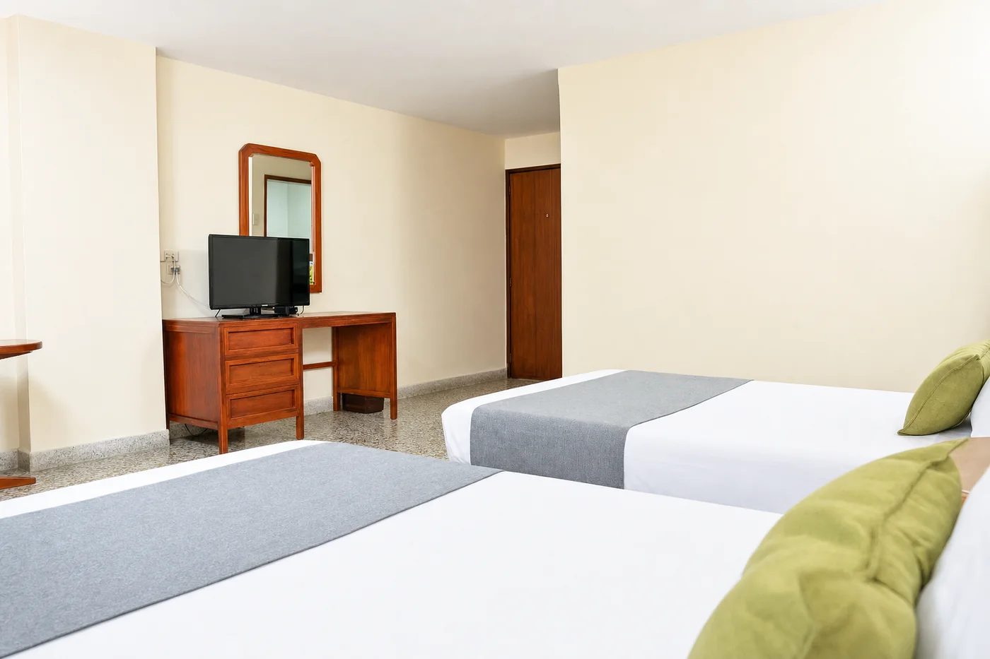Habitación Triple del Hotel Barahona 72